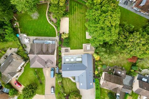 9 Oaklands Drive, Ascot, SL5 7NE
