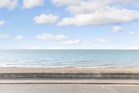 7 Castle Bay, Sandgate, Folkestone, CT20 3DU