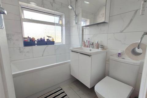 25 Stormount Drive, Hayes, UB3 1RG
