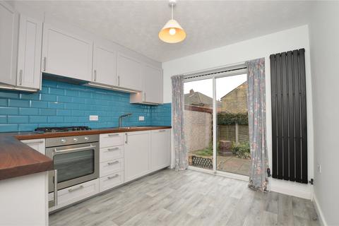 2 bedroom bungalow for sale, Moor Grove, Pudsey, West Yorkshire