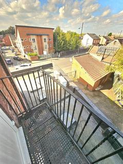 2 bedroom flat to rent, Stockport Road, Levenshulme, Manchester, M19