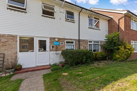 1 bedroom ground floor flat for sale, Windmill Avenue, Hassocks, West Sussex, BN6 8LJ