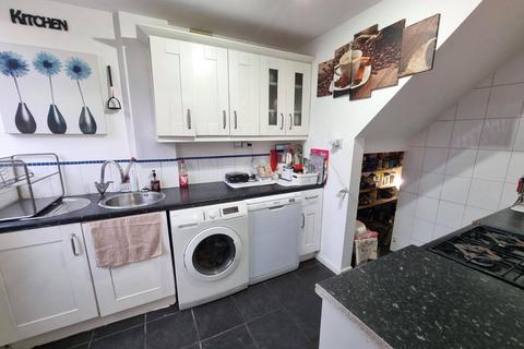 3 bedroom terraced house to rent, Tresillian Road, Coventry CV7