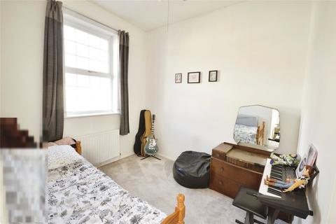 3 bedroom end of terrace house for sale, Avondale Place, Lower Stoke ME3