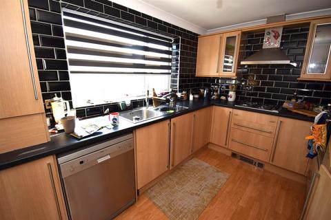 2 bedroom flat for sale, East Street, Whitburn