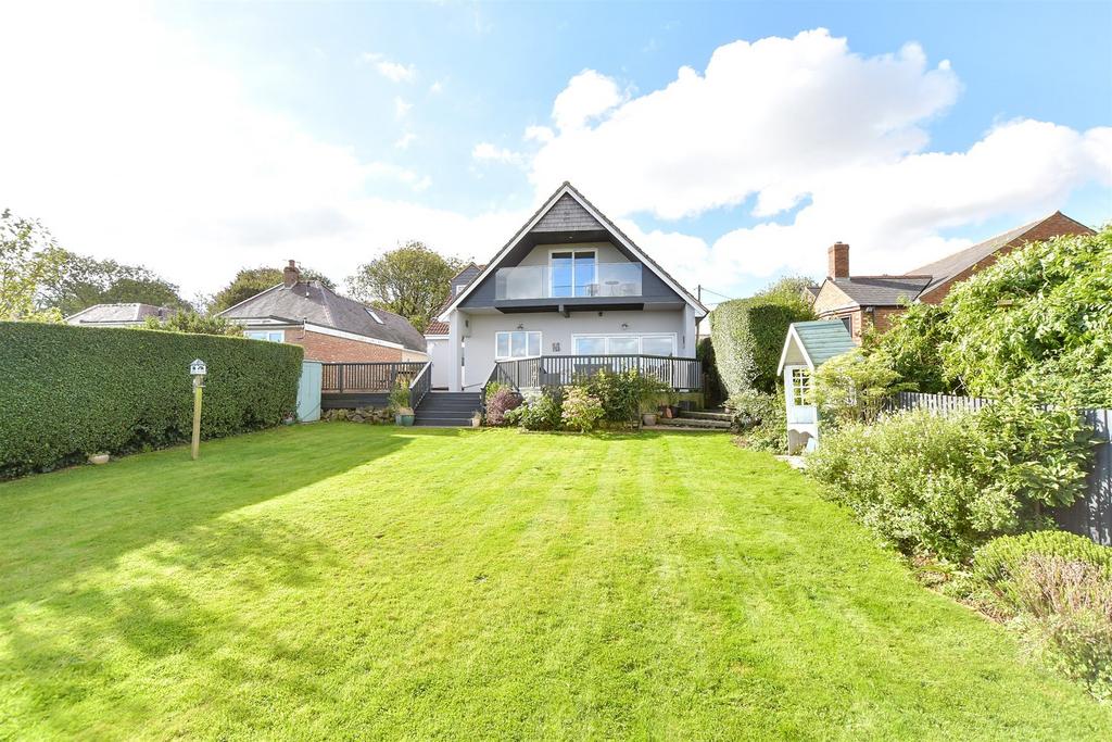 CapelLeFerne, CapelLeFerne... 6 bed detached house for sale £670,000