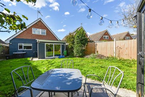 3 bedroom detached house for sale, Farnhurst Road, Barnham