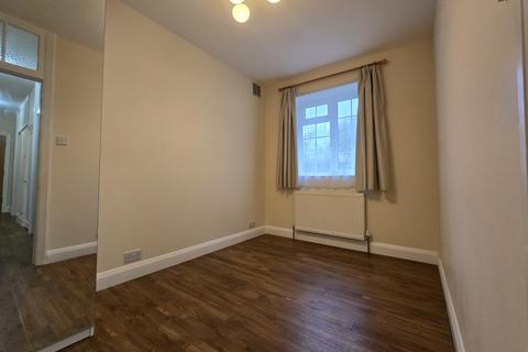 2 bedroom flat to rent, Hendon Park Mansions, Wykeham Road, NW4