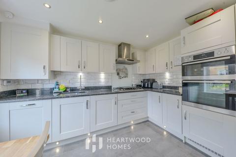 24 Harrier End, St Albans, AL4 0LD