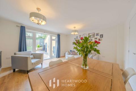 24 Harrier End, St Albans, AL4 0LD