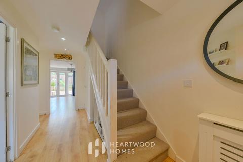24 Harrier End, St Albans, AL4 0LD