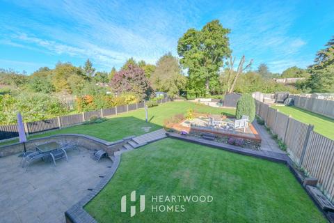 86 Batchwood Drive, St Albans, AL3 5SA