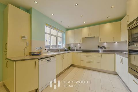 86 Batchwood Drive, St Albans, AL3 5SA
