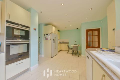 86 Batchwood Drive, St Albans, AL3 5SA