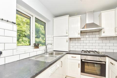 2 bedroom flat for sale, Court Bushes Road, Whyteleafe, Surrey