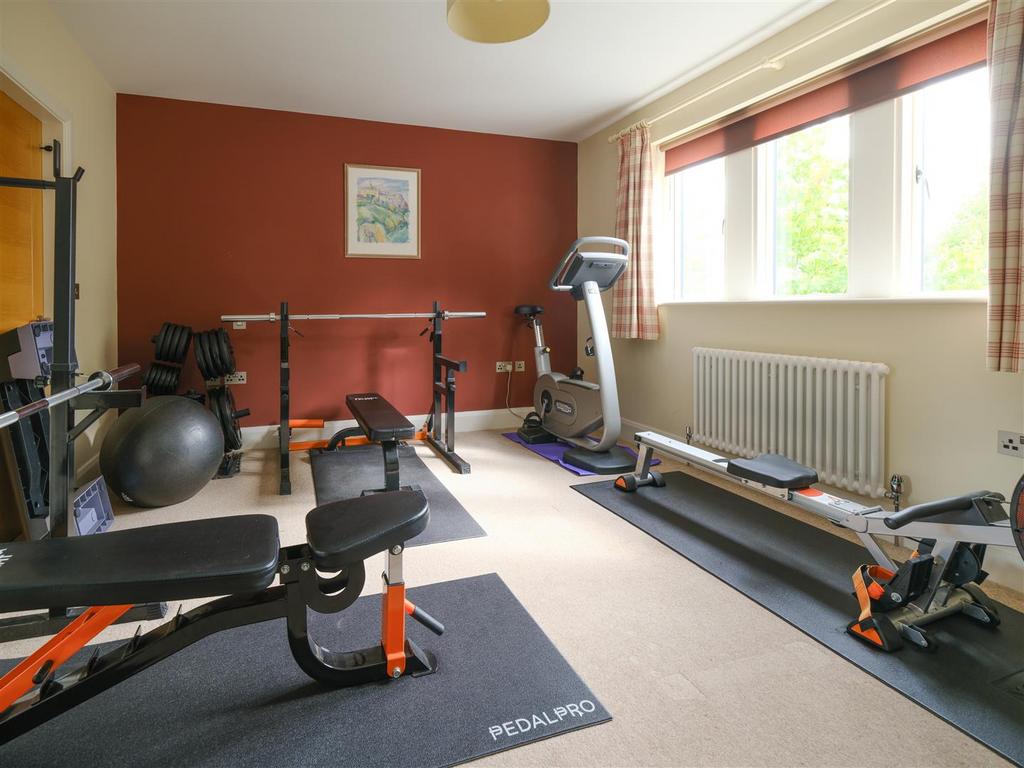 Bedroom 3/gym