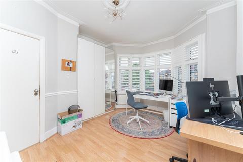 4 bedroom end of terrace house for sale, Loveday Road, Northfields