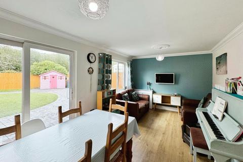 31 The Meadows, Skewen, Neath, SA10 6SJ