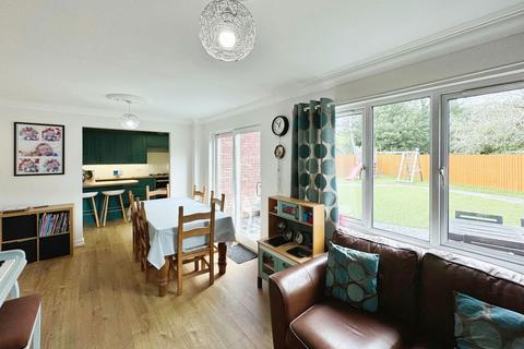 31 The Meadows, Skewen, Neath, SA10 6SJ
