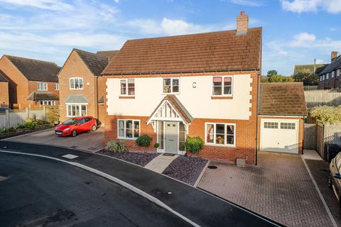 4 bedroom detached house for sale, Meadow View Close, Bromsgrove B60