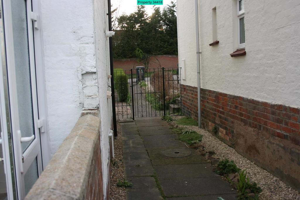 Side Entrace