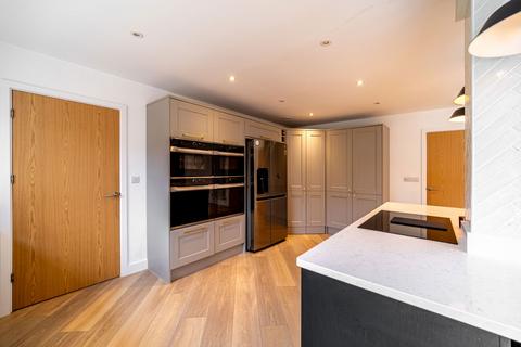 4 Wayside Drive, Sutton Coldfield, B75 5GB