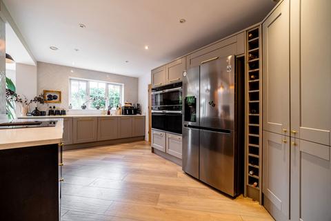 4 Wayside Drive, Sutton Coldfield, B75 5GB