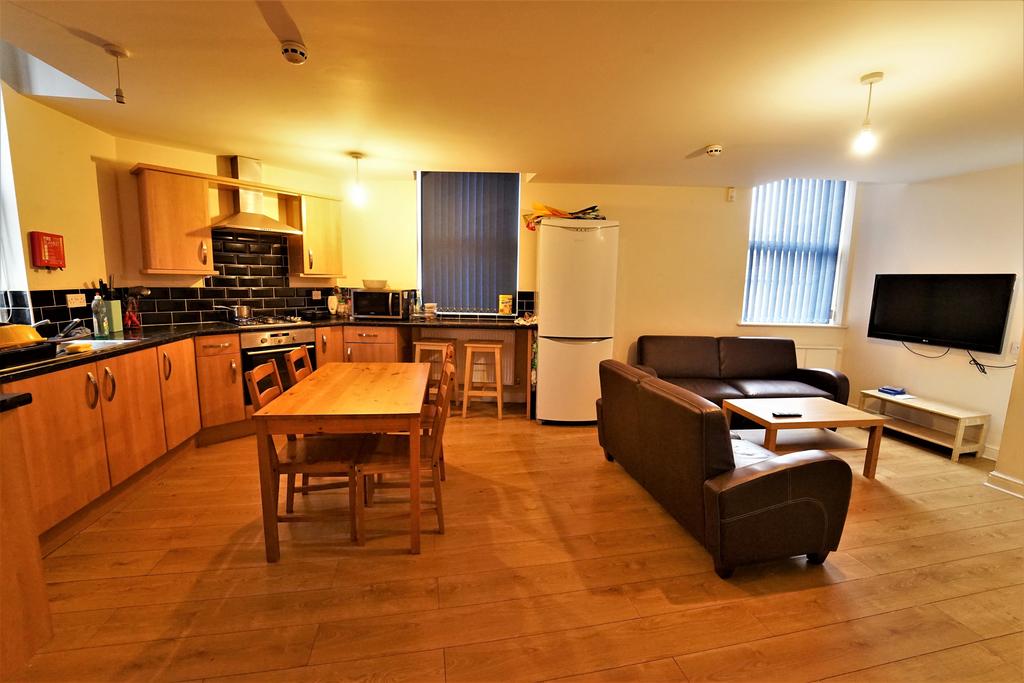 Kitchen &amp; Dining