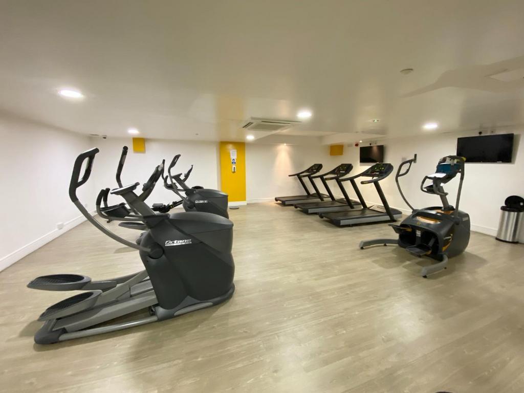Gym-1.jpeg