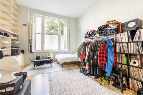 Studio for sale, Arundel Gardens, Ladbroke Grove, London, W11