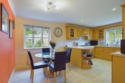 5 bedroom detached house for sale, Swandean Close, Worthing BN13