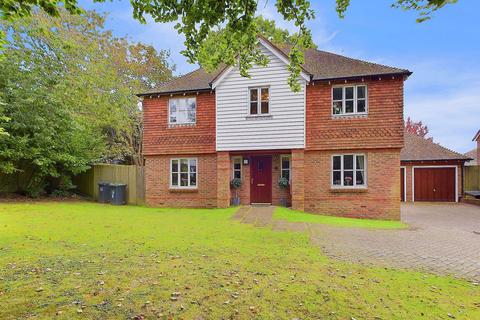 5 bedroom detached house for sale, Swandean Close, Worthing BN13