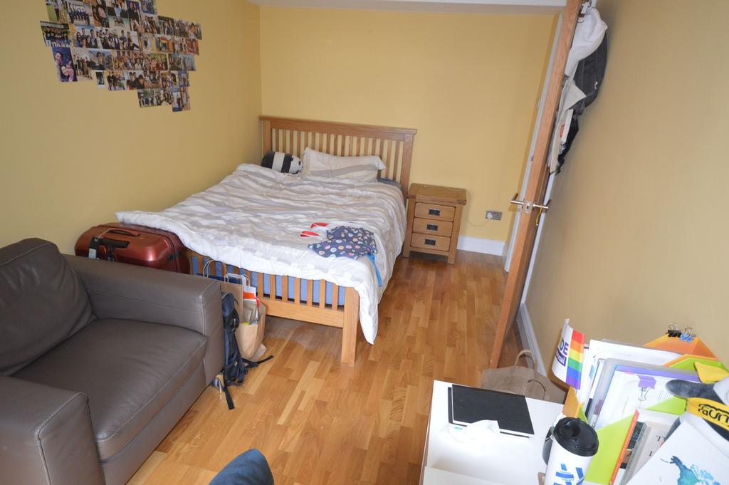 Caledonian Road, London 3 bed apartment to rent £3,550 pcm (£819 pw)