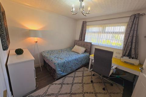 39 Branksome Crescent, Bradford, BD9 5LD