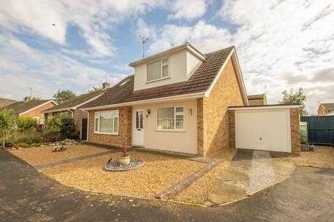 3 bedroom detached bungalow for sale, Lansdowne Close, Gayton