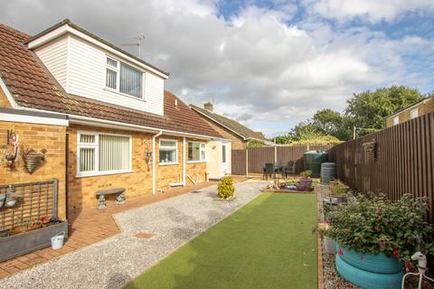 3 bedroom detached bungalow for sale, Lansdowne Close, Gayton