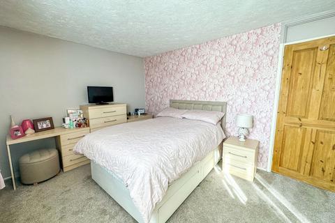 3 bedroom end of terrace house for sale, Cromdale Close, Nuneaton CV10