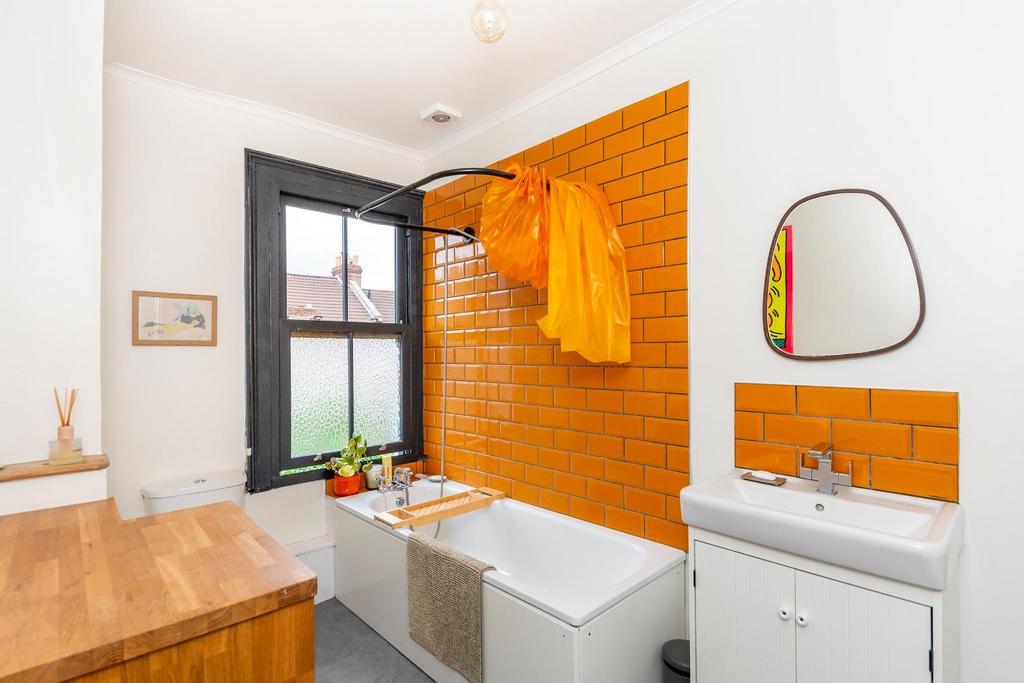 7 G4 RRD - Bathroom C.jpg