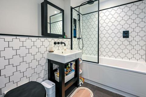 2 bedroom flat for sale, Tryon House, Kingston upon Thames KT1