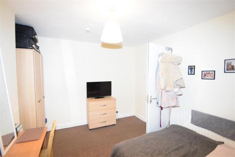 6 bedroom townhouse to rent, Meldon Terrace, Heaton