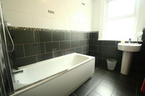 undefined, Meldon Terrace, Heaton
