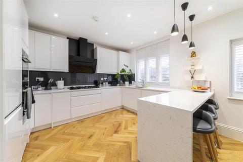 2 bedroom flat for sale, Horn Lane, Acton, W3