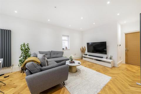 2 bedroom flat for sale, Horn Lane, Acton, W3