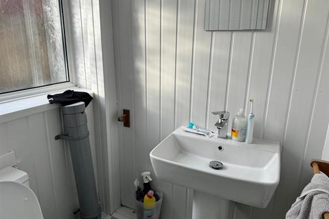3 bedroom flat to rent, Hunters Road, Spital Tongues, NE2