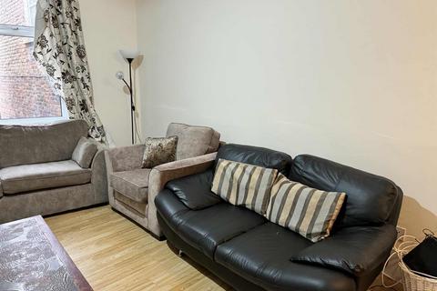 3 bedroom flat to rent, Hunters Road, Spital Tongues, NE2