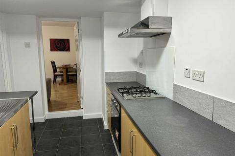 3 bedroom flat to rent, Hunters Road, Spital Tongues, NE2