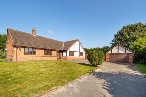 4 bedroom bungalow to rent, School Lane, Hints, Tamworth, Staffordshire, B78