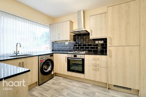 3 bedroom terraced house for sale, Whingate Close, Leeds