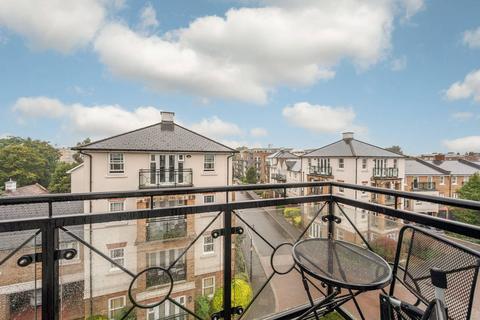 2 bedroom flat for sale, Holford Way, Roehampton, London, SW15