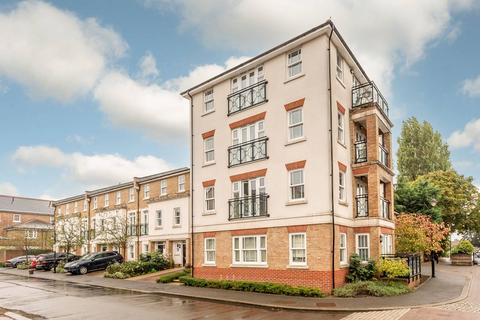 2 bedroom flat for sale, Holford Way, Roehampton, London, SW15